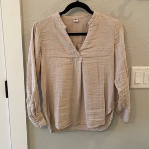 Cute 1/4 sleeved shirt!